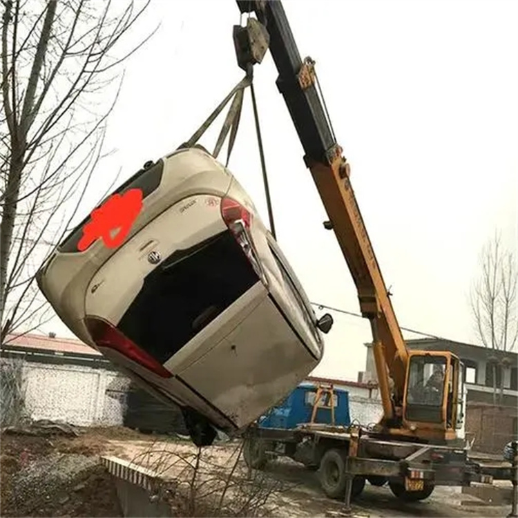 苍梧吊车救援小汽车怎么吊